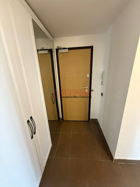 Mihai Bravu, 3 camere, terasa mare, disponibil imediat.