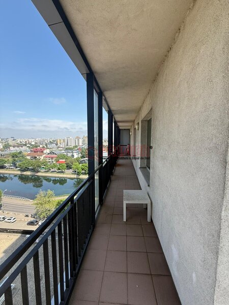 Mihai Bravu, 3 camere, terasa mare, disponibil imediat.