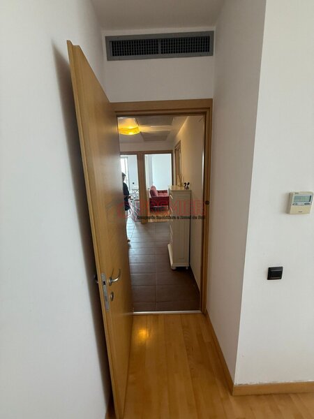 Mihai Bravu, 3 camere, terasa mare, disponibil imediat.